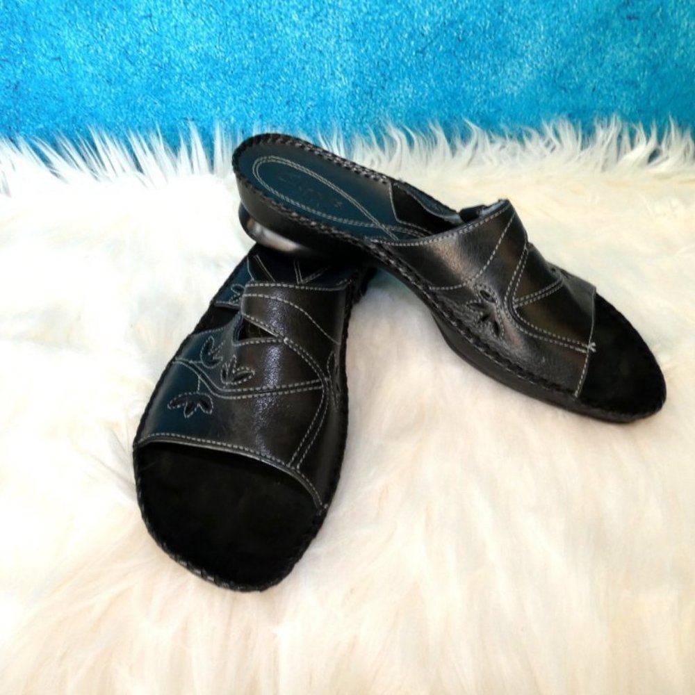 NEW Clarks Black Slide Sandals Size 7N